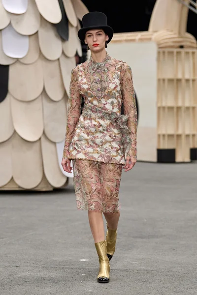 Look 34